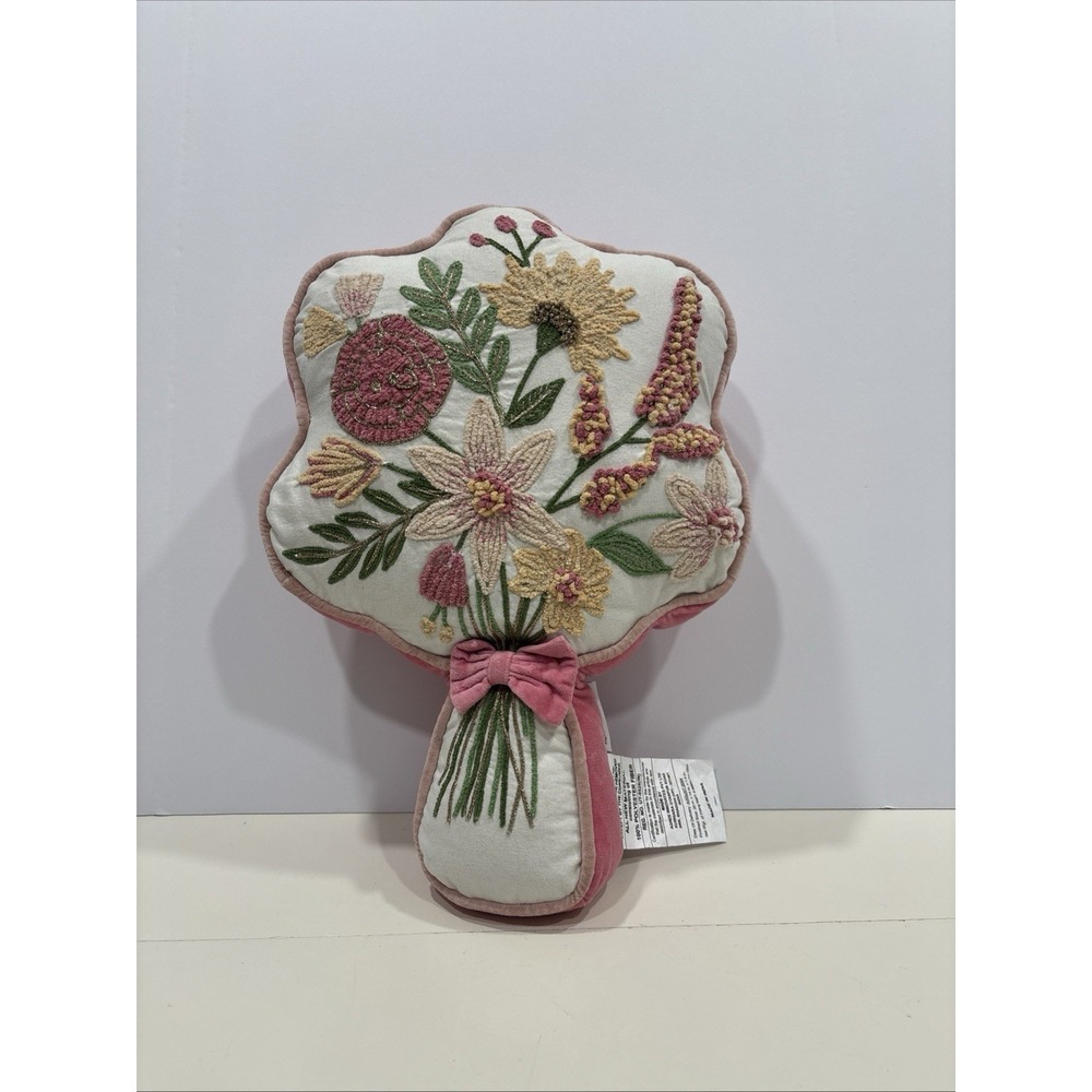 Pink floral Bouquet Pillow Cupcakes, And Cashmere